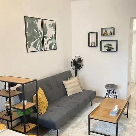 Byt Ve Vrsovicich K Pronajmuti - Cozy Apartment Vrsovice Praag Buitenkant foto