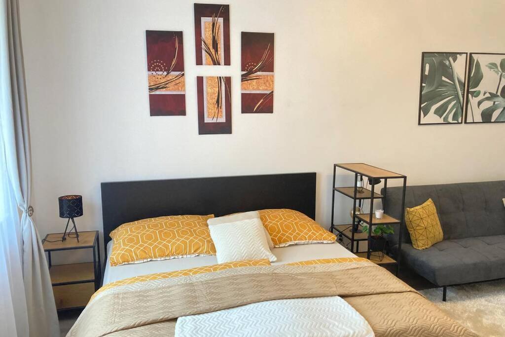 Byt Ve Vrsovicich K Pronajmuti - Cozy Apartment Vrsovice Praag Buitenkant foto